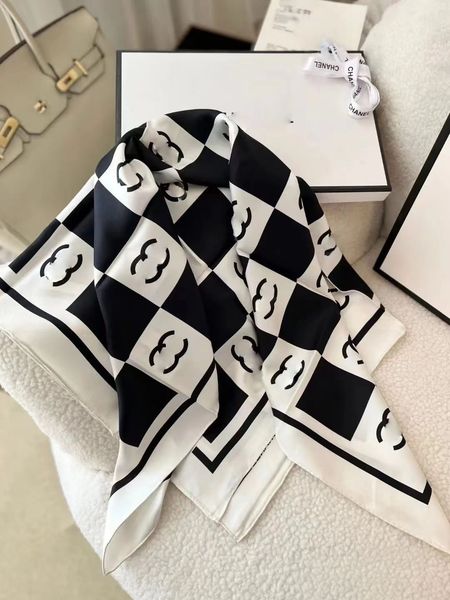Designer women's printed square made of smooth spun fabric with multiple functions can be used as a scarf headband bag decoration ribbon 90X90cm - Fashion Collection - djzhucl
